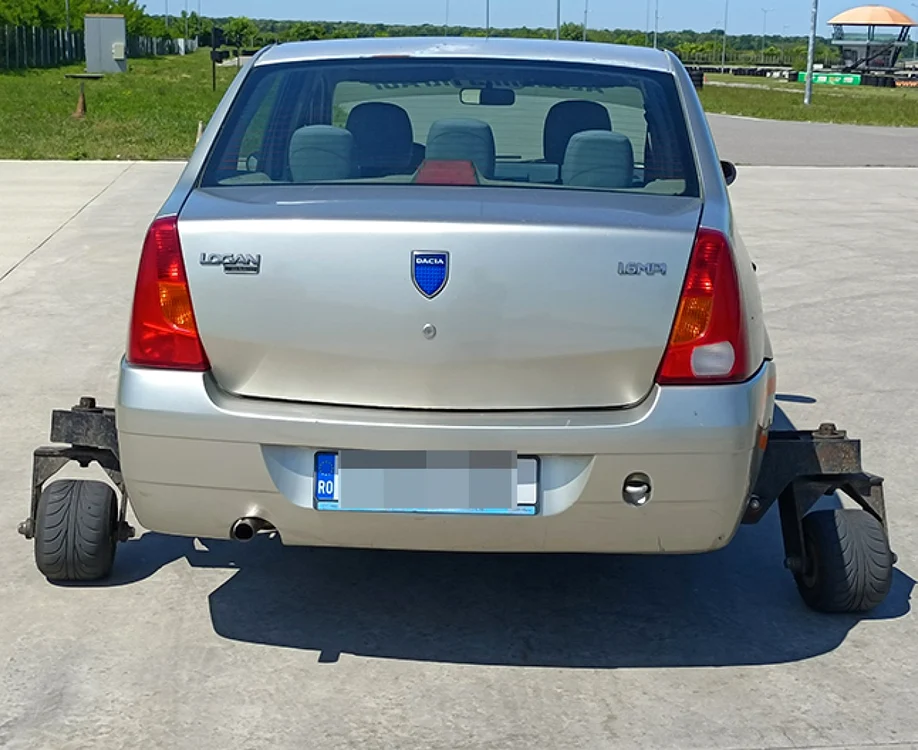 Dacia Logan derapaj FOTO Adrian Pogîngeanu