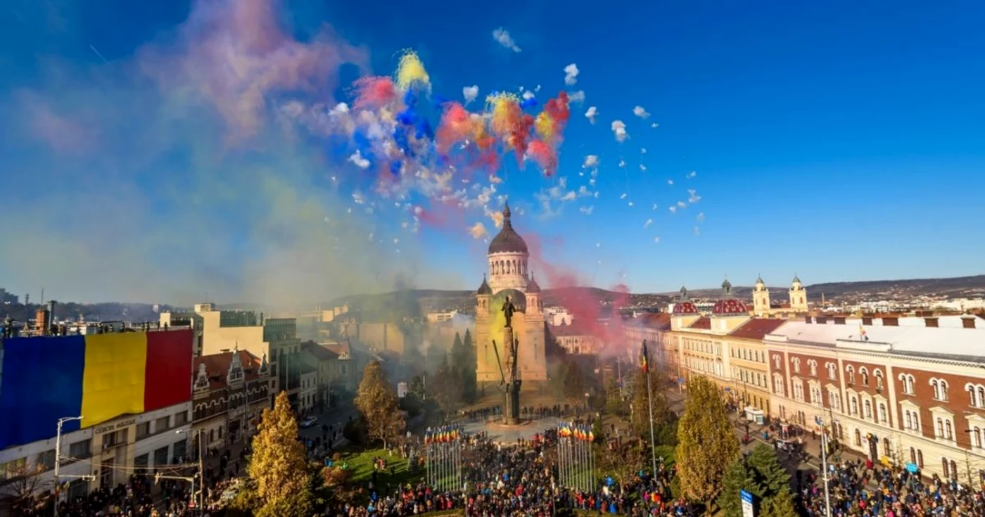 Mii de clujeni au asistat la parada militară din 1 Decembrie