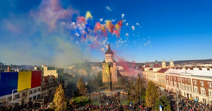 Mii de clujeni au asistat la parada militară din 1 Decembrie