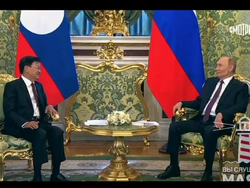 Thongloun Sisoulith și Vladimir Putin/FOTO: X