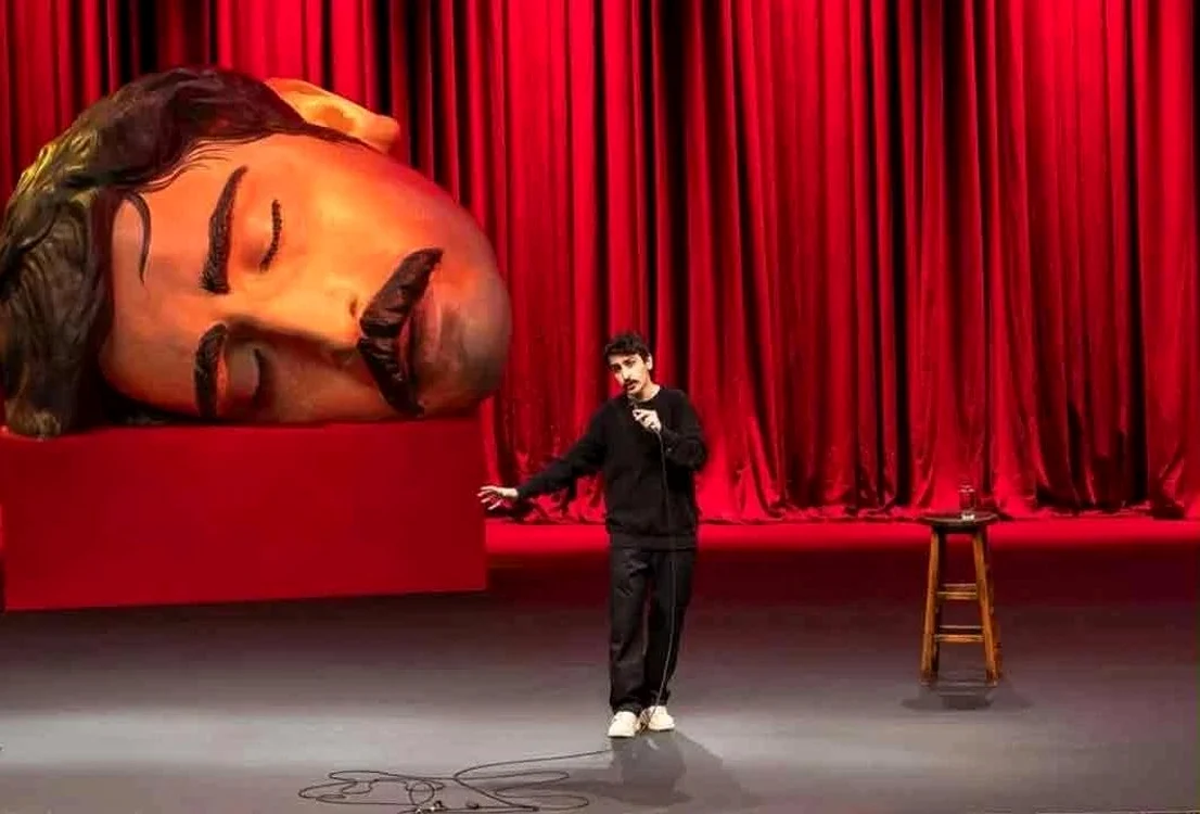 Deniz Goktaş pe scenă