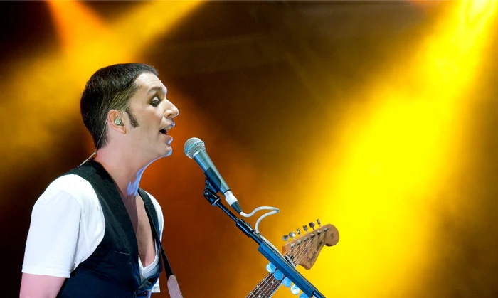 Solistul Brian Molko. FOTO: arhivă
