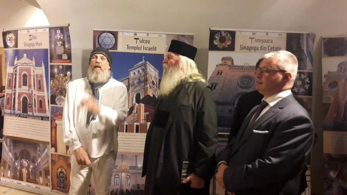 ÎPS Ioan Selejan, rabinul rabinul Zwika Kfir şi Eduard Kupfenberg, secretarul Comunităţii Evreilor din România.
