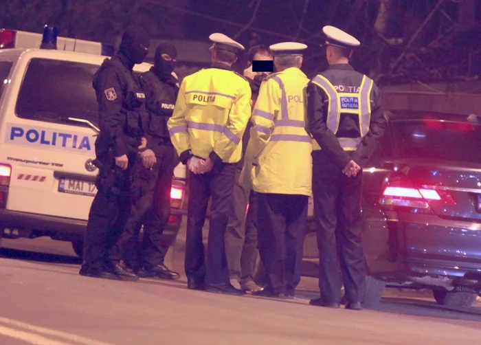 Tânărul a fost depistat duminică seara în trafic având permisul suspendat