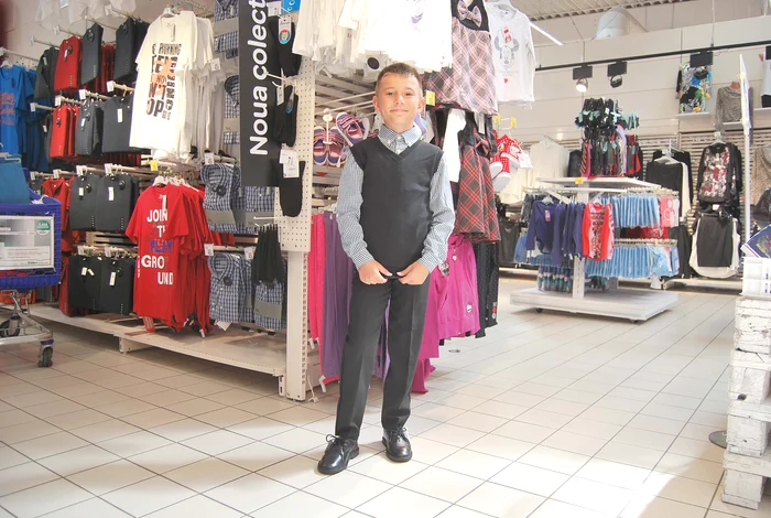 
    Tricou – 22 lei Magazin: Carrefour   