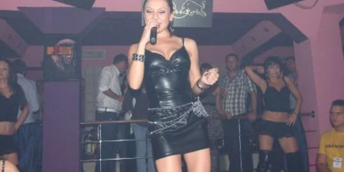 Satu Mare: Neylini a făcut furori în club Bora Bora (GALERIE FOTO)
