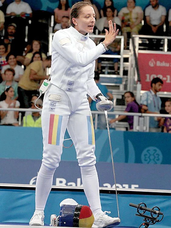 
    Ana Maria speră la  medalie cu echipa,  după eşecul din  proba individuală  