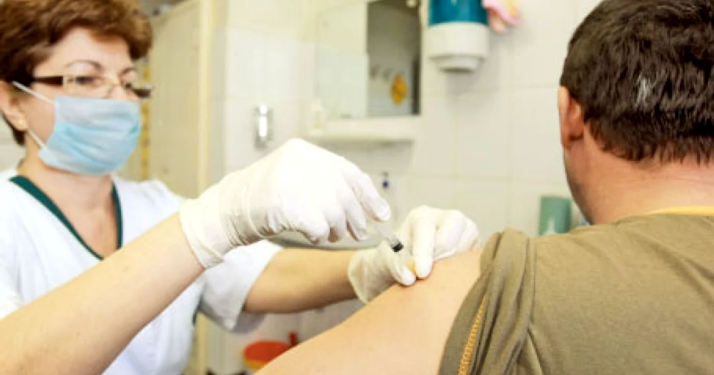 Vaccinarea este una dintre măsurile de prevenție care ne ferește de boli grave. Sursa foto: arhivă