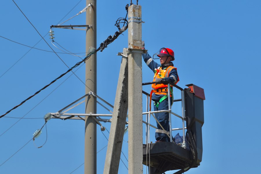 O linie electrică din R. Moldova, deconectată în urma atacurilor ruse din Ucraina. Maia Sandu: ,,O crimă de război”
