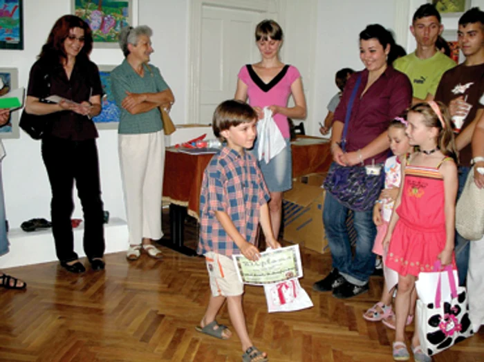 Arad: Şcoală gratis pentru artişti de-o şchioapă