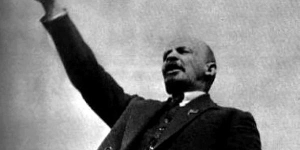 Statuia lui Lenin a fost profanată la Sankt Petersburg