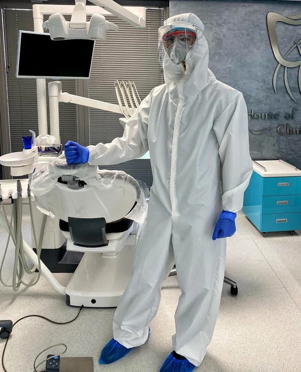Dr. Jona Yousif lucrează la o clinică din Ilfov