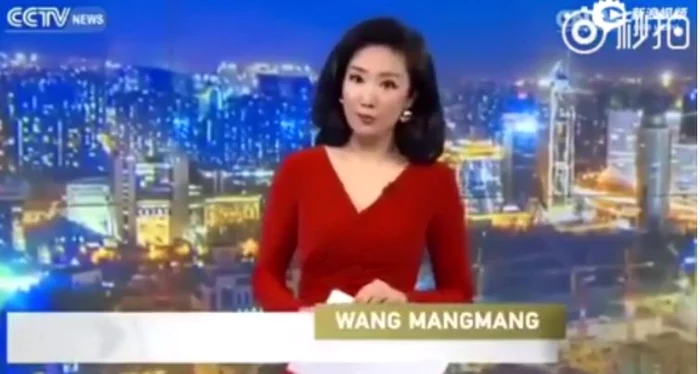 O prezentatoare din China a rămas fără unul dintre pantofiFoto: Captură video
