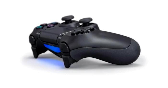 Am fi publicat o poză cu PS4, dar Sony încă nu şi-a prezentat consola în toată imaginea ei fizică.