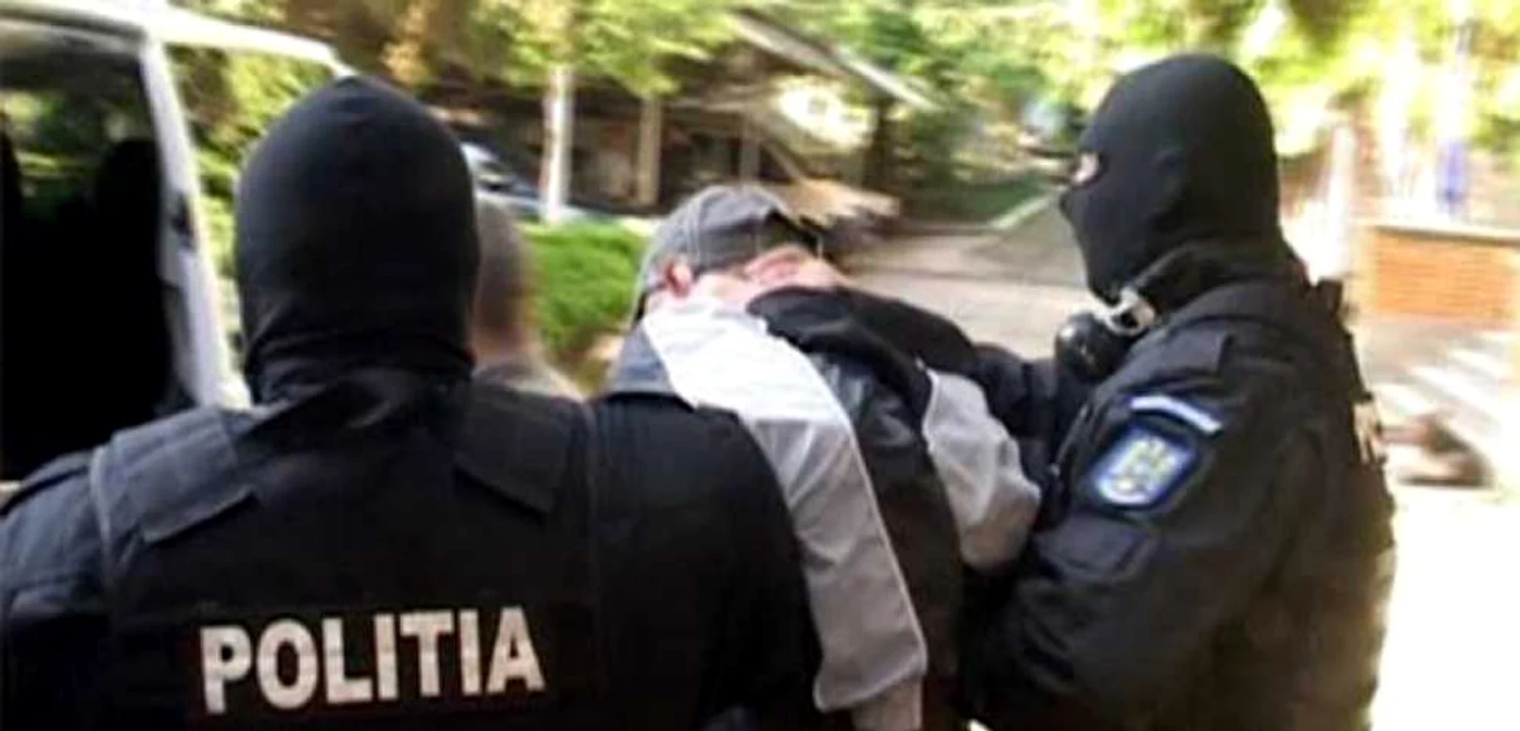 Hoţul a fost arestat preventiv pentru că a cpndus fără permis