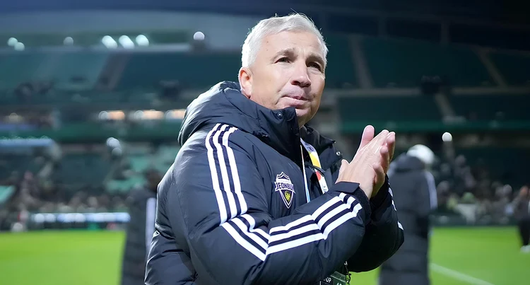 Dan Petrescu a preluat CFR Cluj după ce a plecat de la coreenii de la Jeonbok. Foto Facebook