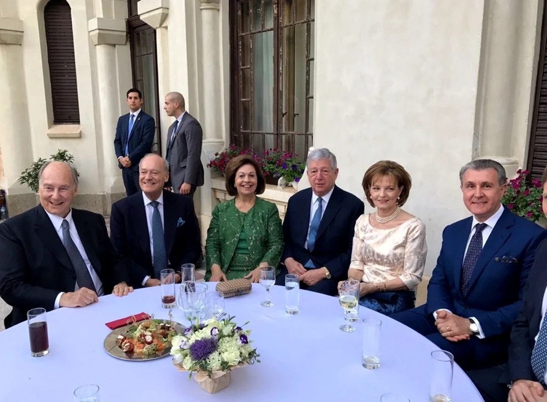 Prințul Karim Aga Khan IV cu Prințul Amyn, Margareta a României și Principele Radu la Sofia, Bulgaria, în 2017. FOTO: Casa Majestății Sale