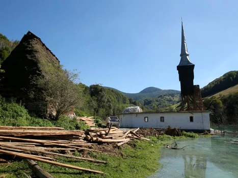 biserica vinta stramutare alba