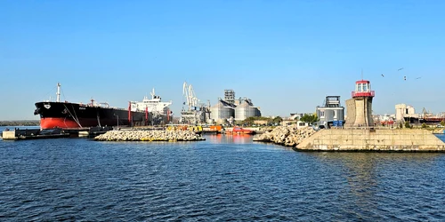 Portul Constanța modernizează alimentarea navelor la cheu FOTO Facebook port constanta jpg