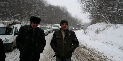 Persoane blocate în trafic