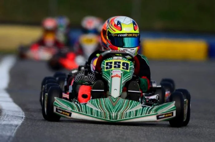 Copiii sunt atrasi de karting