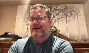 profesor canadian foto captura video facebook trevor poutine jpg