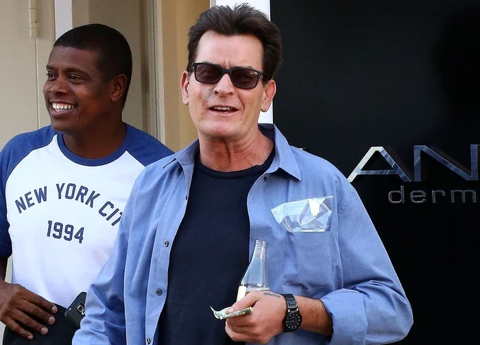 
    Charlie Sheen riscă să ajungă pe drumuri din cauza datoriilorFoto: Profimedia  