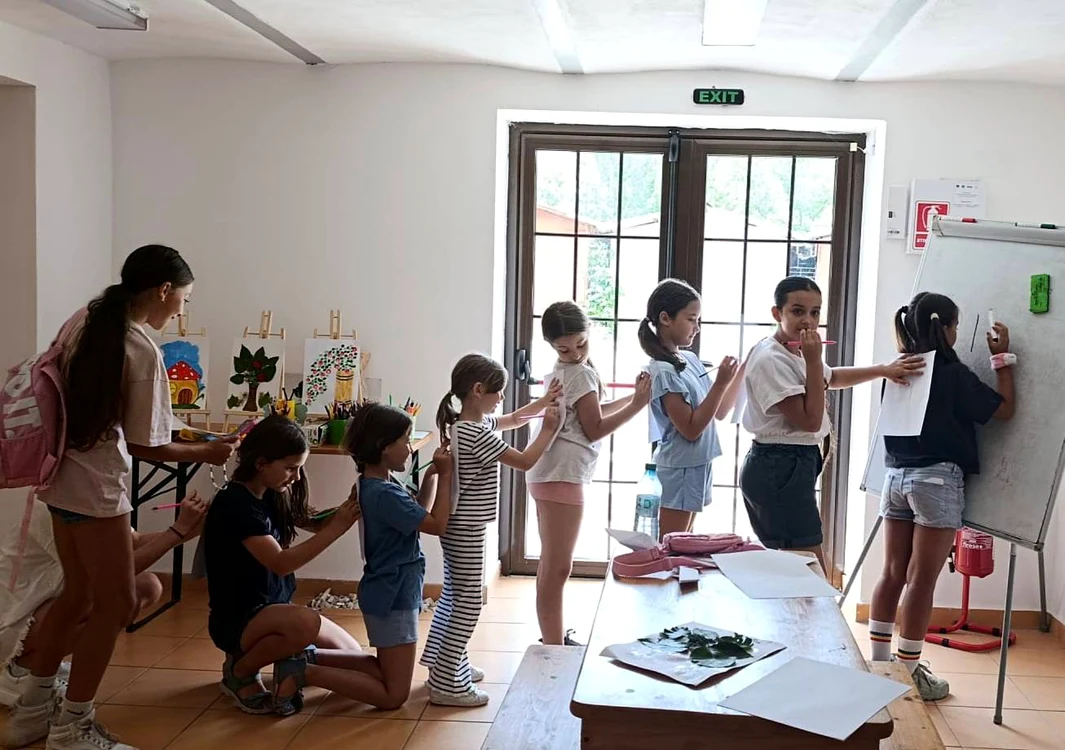 Biblioteca de vacanță 2025 cu activități diverse FOTO: FB/Bibl. Munic. „V. Carianopol” Caracal