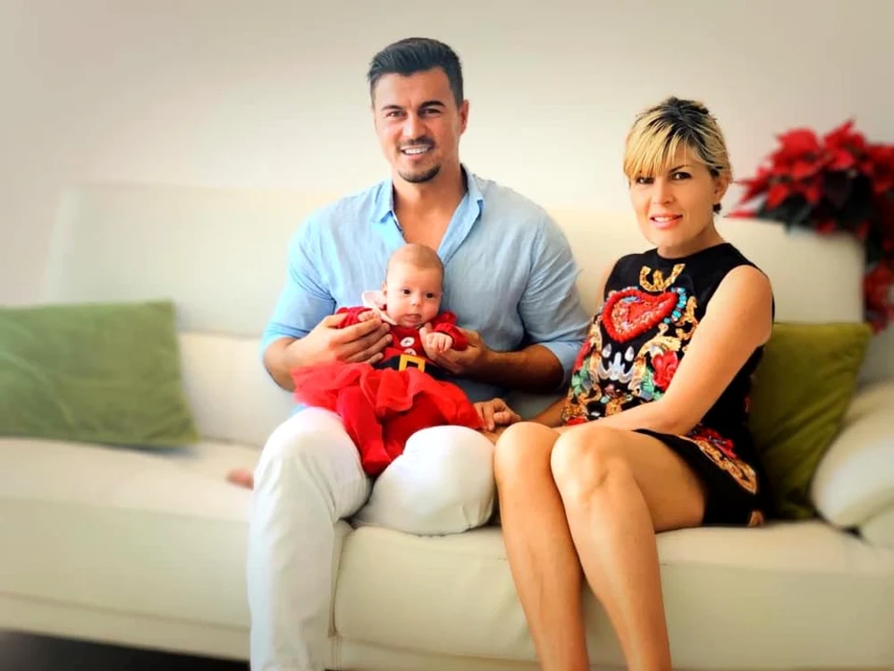 Elena Udrea este fericită în Costa Rica împreună cu fiica și iubitul ei, dar în țară o așteaptă mai multe beleleFOTO: Facebook