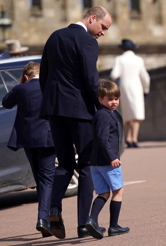 Prințul Louis la slujba de Paște 