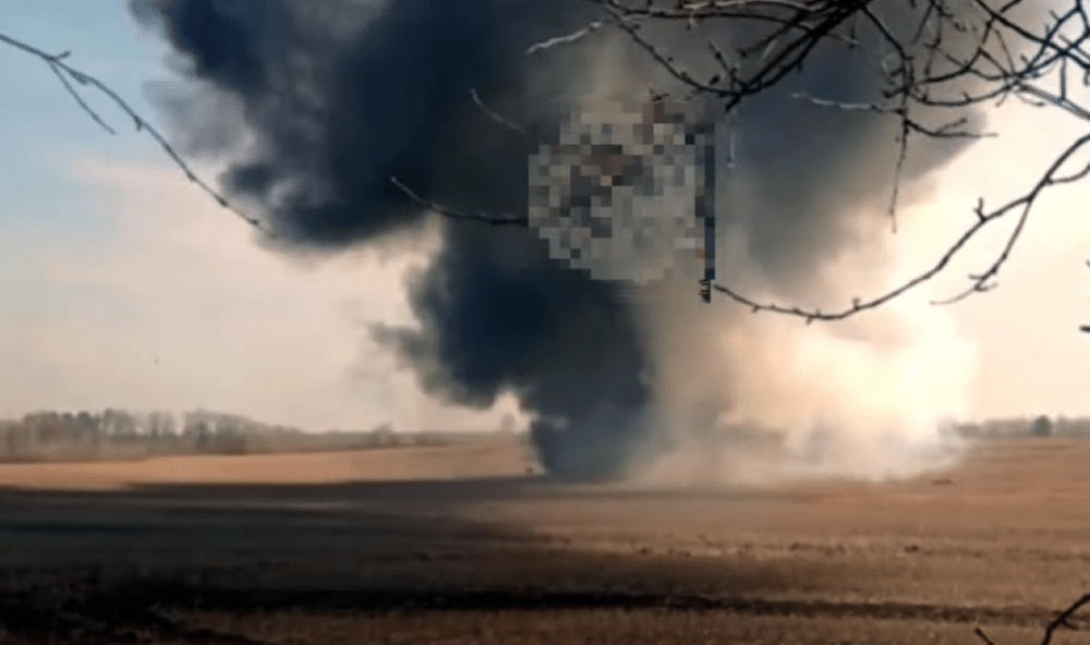 Rușii își distrug propriul elicopter pentru a nu pica în mâinile ucrainenilor VIDEO