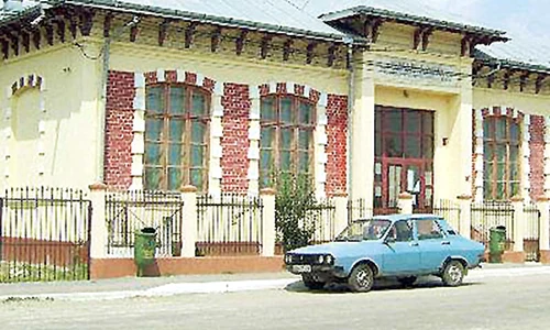 Clasa a IX a este  obligatorie pentru toţi jpeg