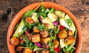 salata tofu prăjit post shutterstock 2044088477 (1) jpg