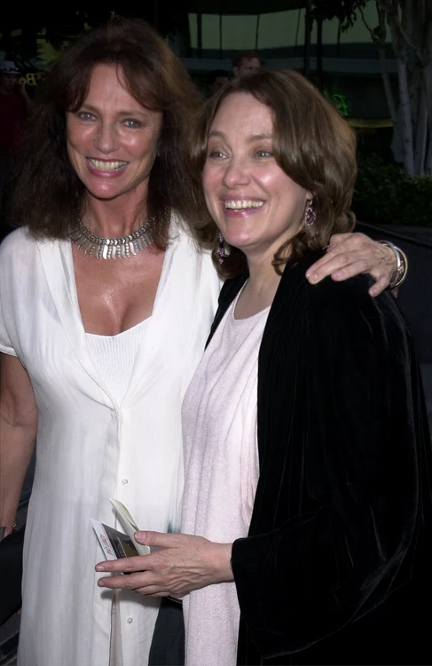 Actrița Jacqueline Bisset și Marcheline Bertrand, mama actriței Angelina Jolie, participă la premiera filmului „Original Sin” produs de MGM Pictures, pe 31 iulie 2001, la Hollywood, California, GettyImages jpg