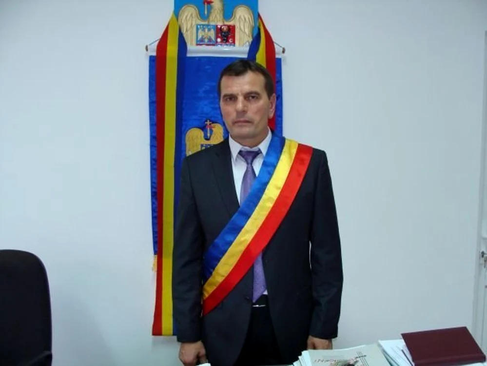 Toader Leampăr, în vârstă de 57 de ani, primarul comunei Vornicei, judeţul Botoşani, a murit ieri după-amiază (4 iulie) pe treptele spitalului din SăveniFoto: ziaruldeiasi.ro