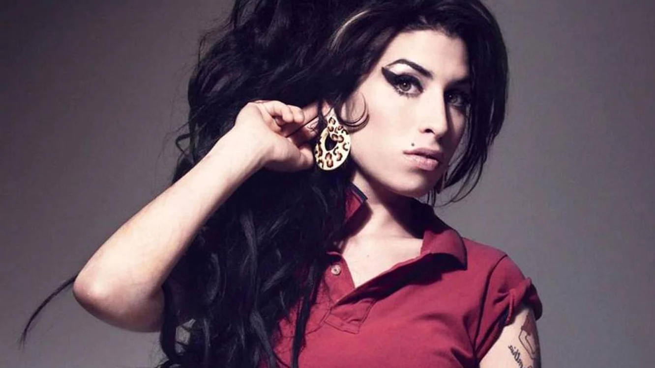 Amy WInehouse s-a luptat,pe parcursul vieții, cu dependența de alcool Foto:Getty