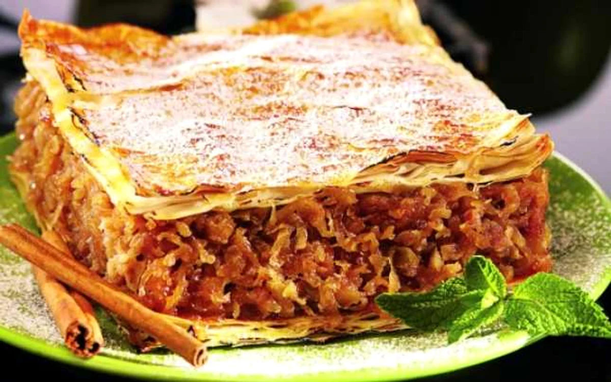 Delicioasa prăjitură cu mere FOTO. clickpoftabuna.ro