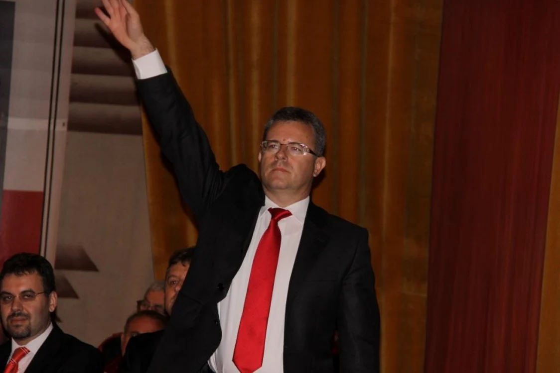 Încǎ de la începutul mandatului, Deputatul PSD Ionuţ Sǎvoiu face parte şi din Comisia pentru tehnologia informaţiei şi comunicaţiilor.