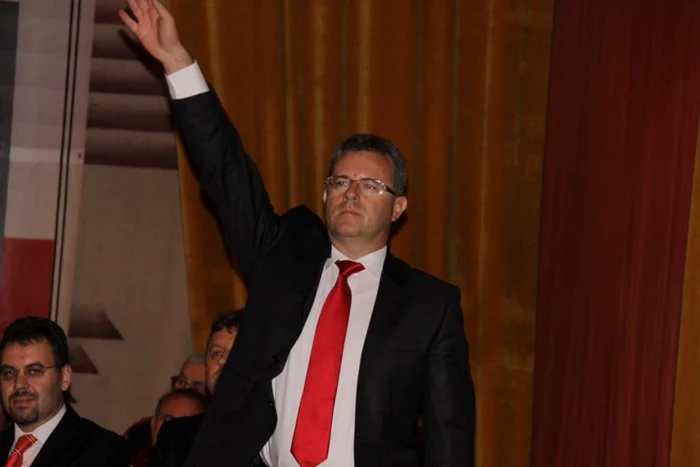 Încǎ de la începutul mandatului, Deputatul PSD Ionuţ Sǎvoiu face parte şi din Comisia pentru tehnologia informaţiei şi comunicaţiilor.