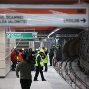 Scandalul dintre constructorul magistralei V și Metrorex a blocat și finisarea lucrărilor din stațiile de metrou jpeg