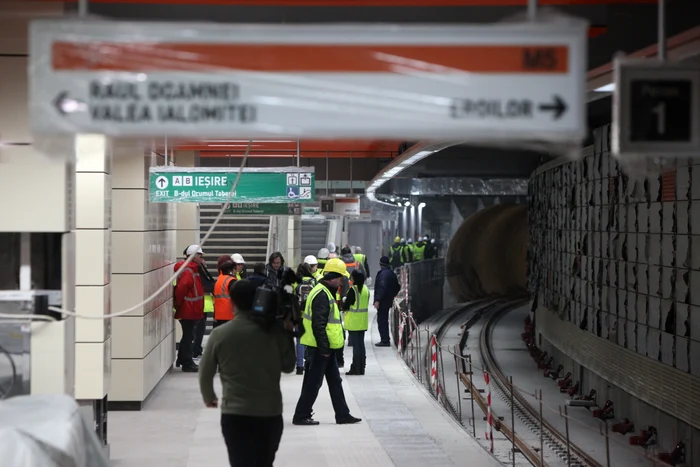 Alertă la metrou! Un călător a căzut pe șine la stația Iancului