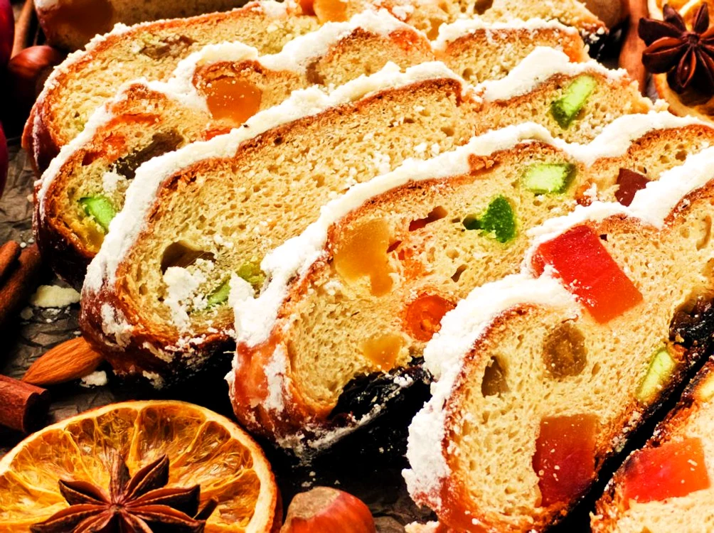 cozonac nemtesc cu stafide, rahat si branza de vaci jpeg