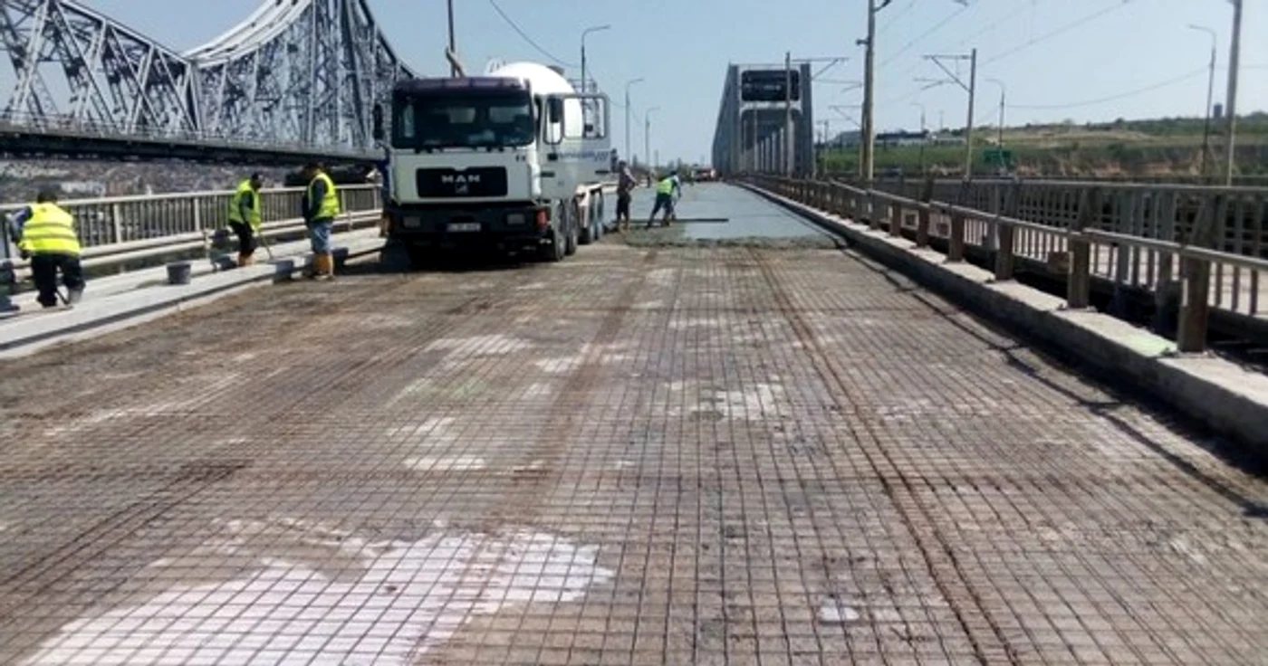 
    Autoritățile s-au pregătit de valul de mașini care va lua calea Litoralului și au terminat lucrările pe multe zone de pe A2  