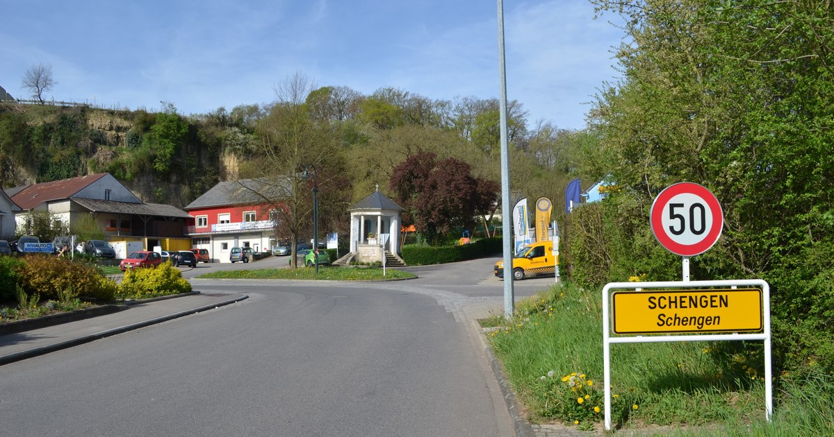 Schengen Zone Crisis: 11 EU States Reinstate Border Controls