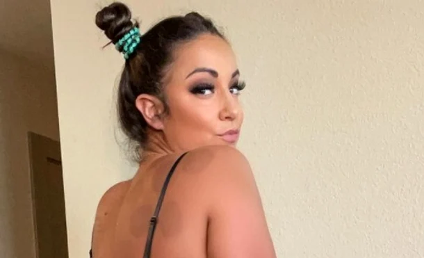Courtney Tillia, de 34 de ani, bombă sexy pe rețelele sociale - foto Instagram