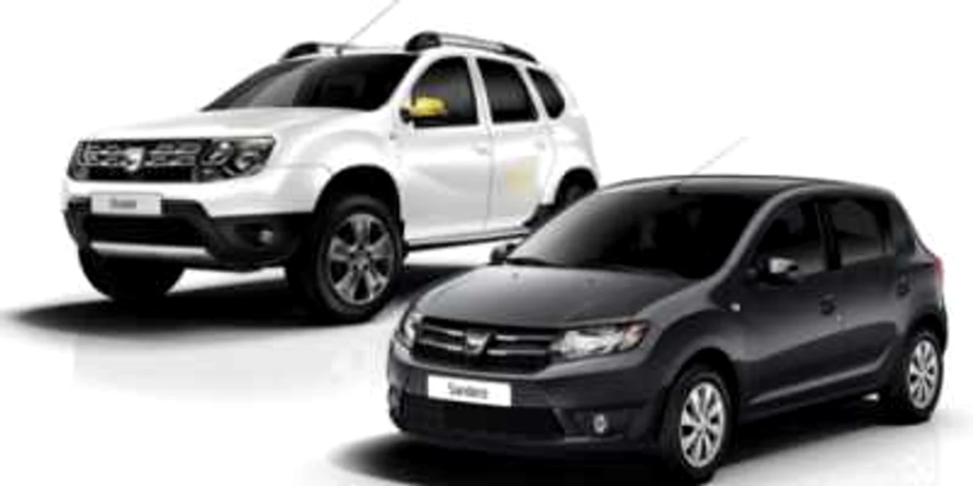 Printre modelele prezsentate de Dacia la Paris se numără Duster Air (stânga) şi Sandero Black Touch FOTO: promotor.ro