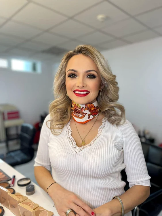 Amalia Poza coperta jpg