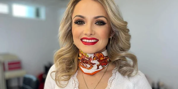 Amalia Poza coperta jpg