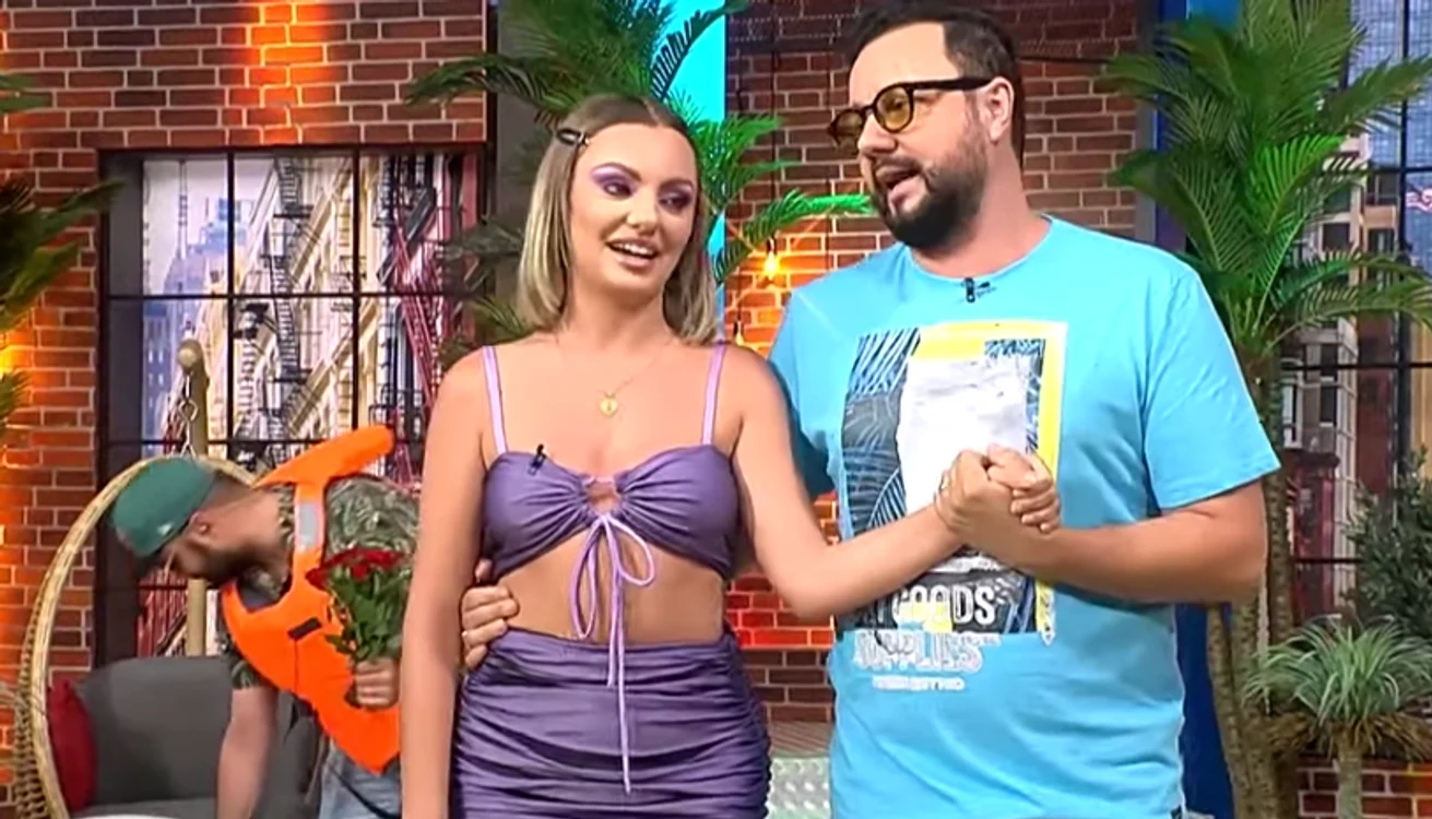 Alexandra Stan, în emisiunea lui Cătălin Măruțăfoto: captură PRO TV