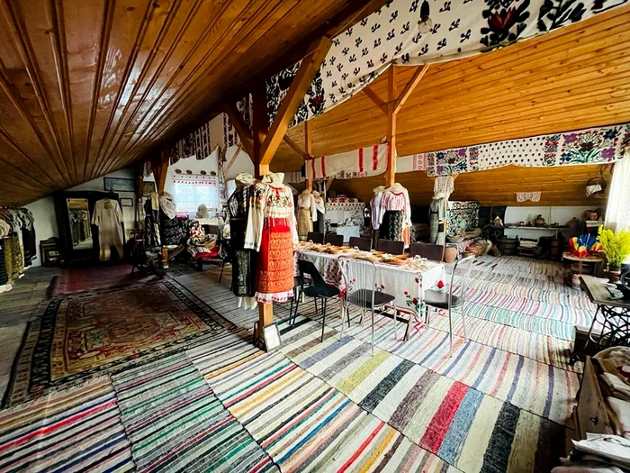 Costume şi obiecte tradiţionale, adunate cu pasiune de-a lungul anilor